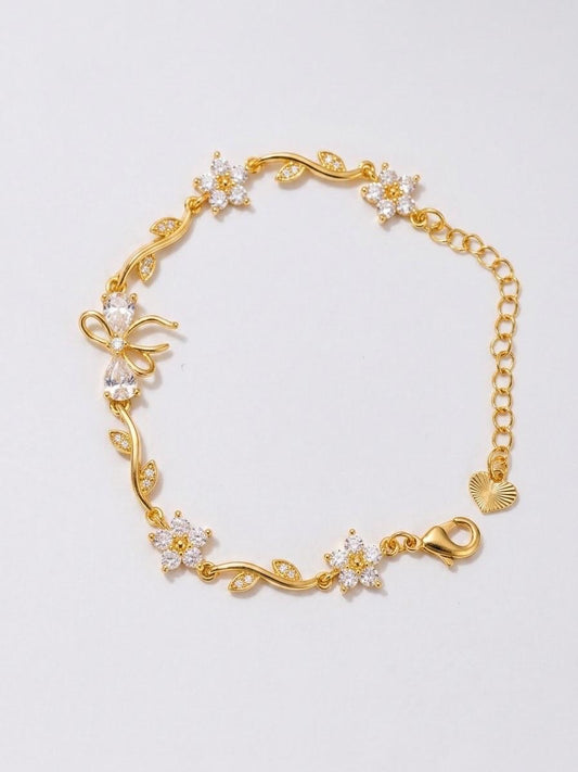Adorable bow-style charm bracelet